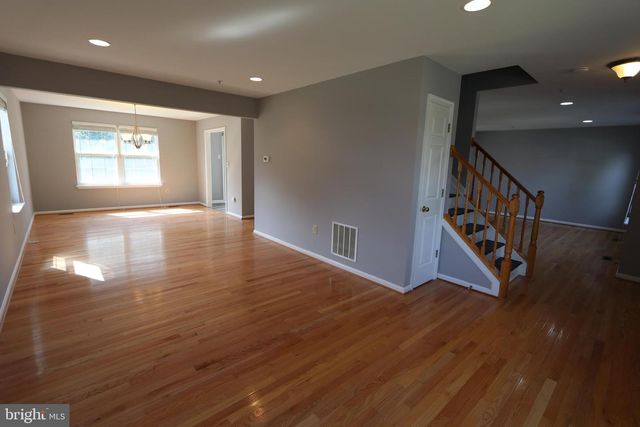 5213 ZEPHYR AVE, Clinton, MD 20735