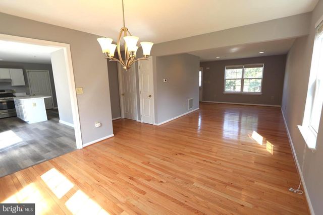 5213 ZEPHYR AVE, Clinton, MD 20735