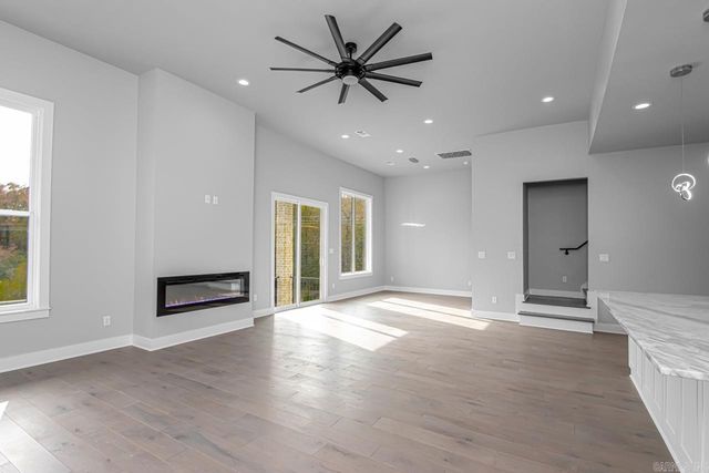 201 Kanis Ridge Drive, Little Rock, AR 72223