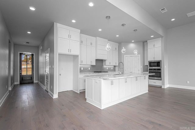 201 Kanis Ridge Drive, Little Rock, AR 72223