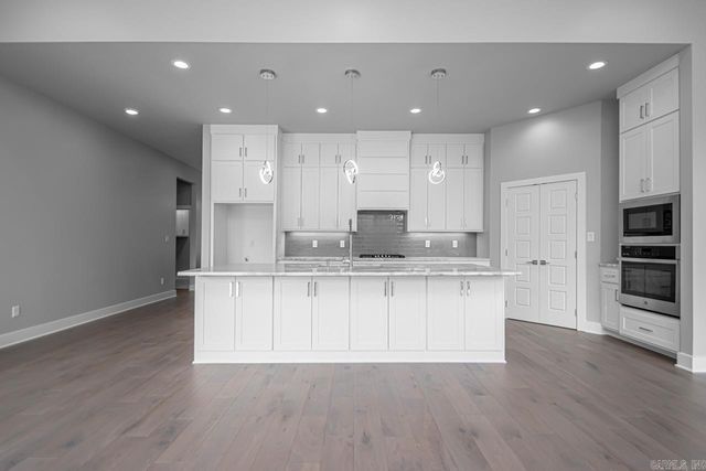 201 Kanis Ridge Drive, Little Rock, AR 72223