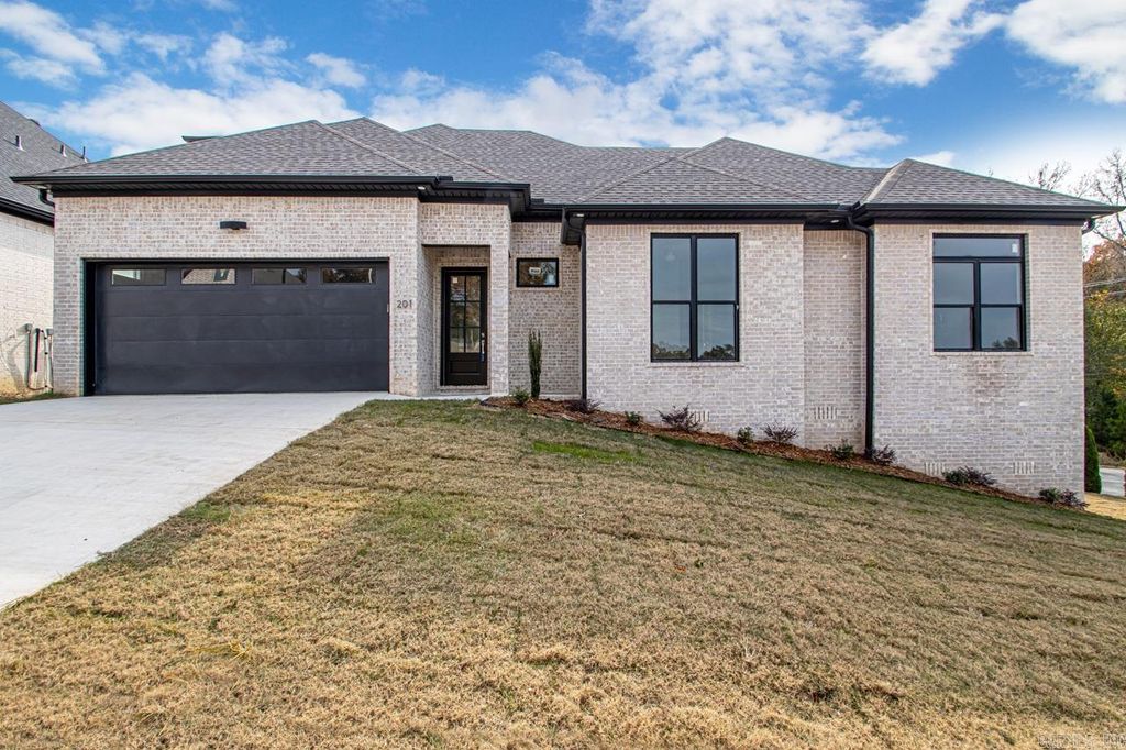 201 Kanis Ridge Drive, Little Rock, AR 72223