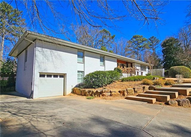 1131 Milmar NW Drive, Atlanta, GA 30327