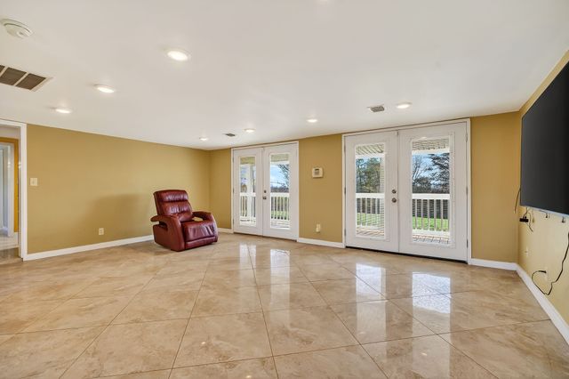 1410 College St, Spencer, TN 38585