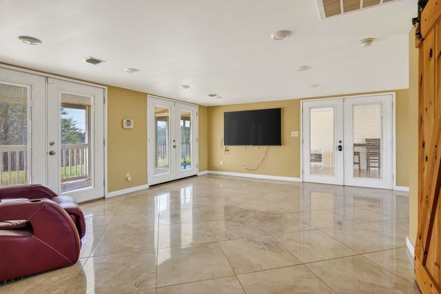 1410 College St, Spencer, TN 38585