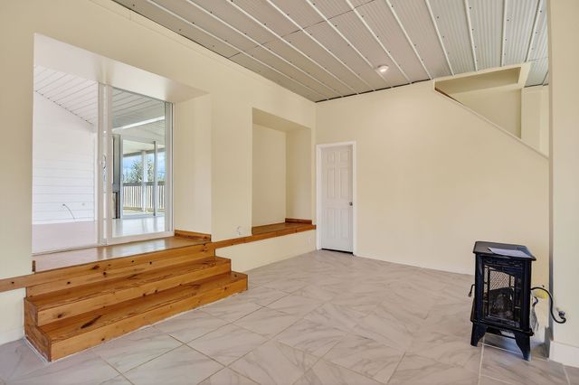 1410 College St, Spencer, TN 38585