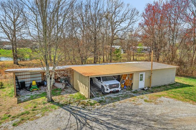 1410 College St, Spencer, TN 38585