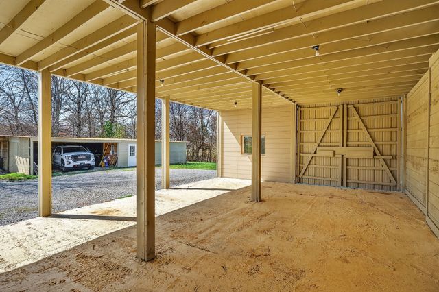 1410 College St, Spencer, TN 38585