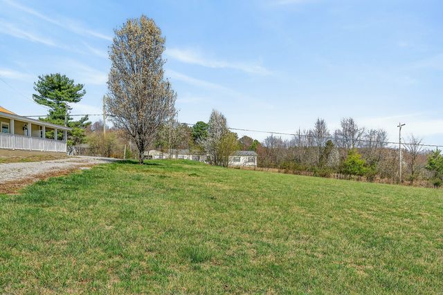 1410 College St, Spencer, TN 38585