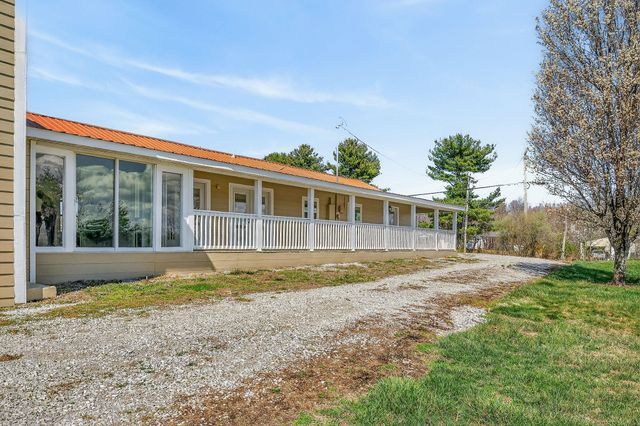 1410 College St, Spencer, TN 38585