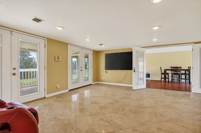 1410 College St, Spencer, TN 38585