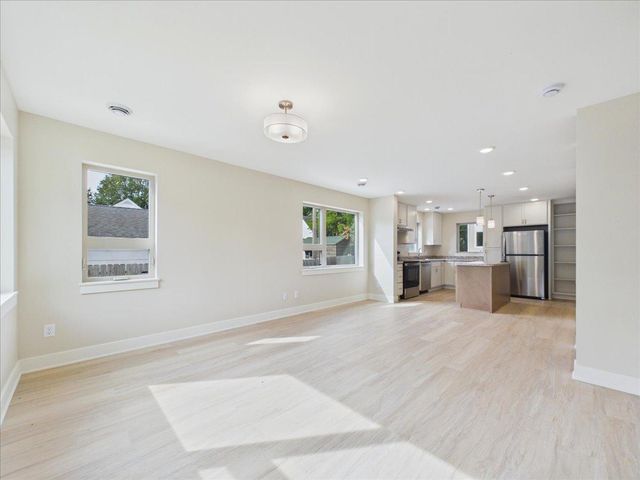 2913 N 4th Street, Minneapolis, MN 55411