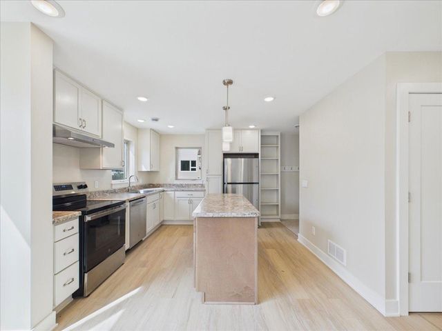 2913 N 4th Street, Minneapolis, MN 55411