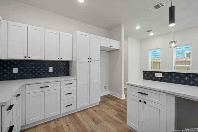 114 packard, San Antonio, TX 78211