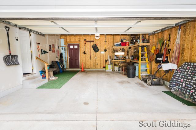 1100 Sprucewood Drive, Greenville, MI 48838