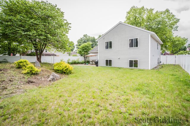 1100 Sprucewood Drive, Greenville, MI 48838