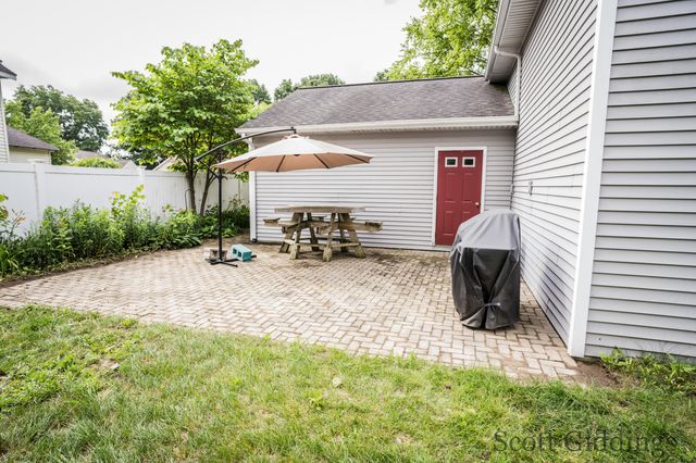 1100 Sprucewood Drive, Greenville, MI 48838