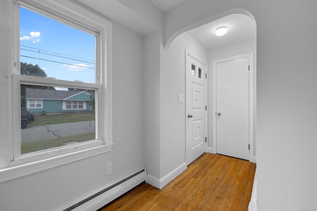 12 Burgess Place, Groton, CT 06340