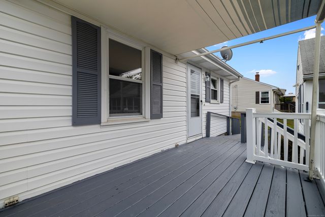12 Burgess Place, Groton, CT 06340