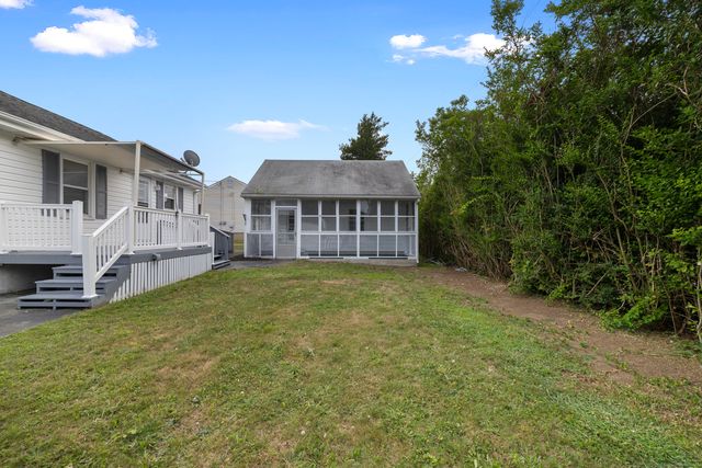 12 Burgess Place, Groton, CT 06340