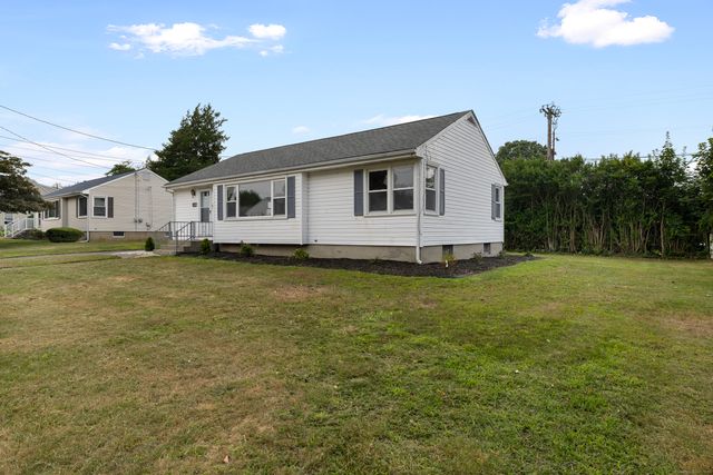 12 Burgess Place, Groton, CT 06340