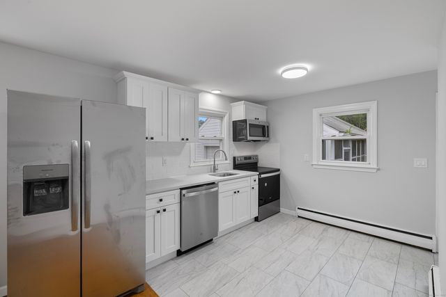 12 Burgess Place, Groton, CT 06340