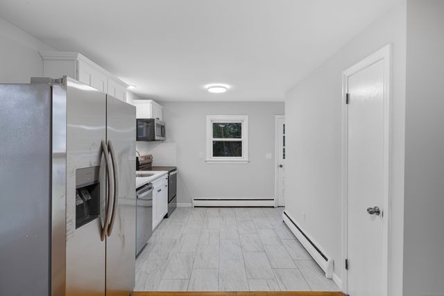 12 Burgess Place, Groton, CT 06340