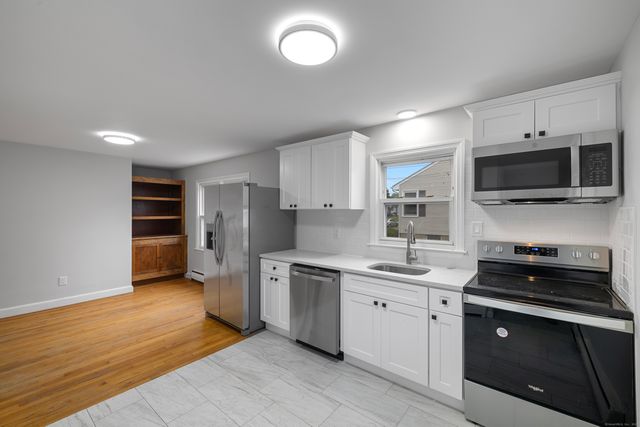 12 Burgess Place, Groton, CT 06340