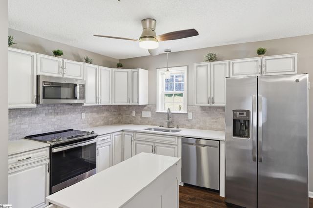 6 Grackle Court, Simpsonville, SC 29680