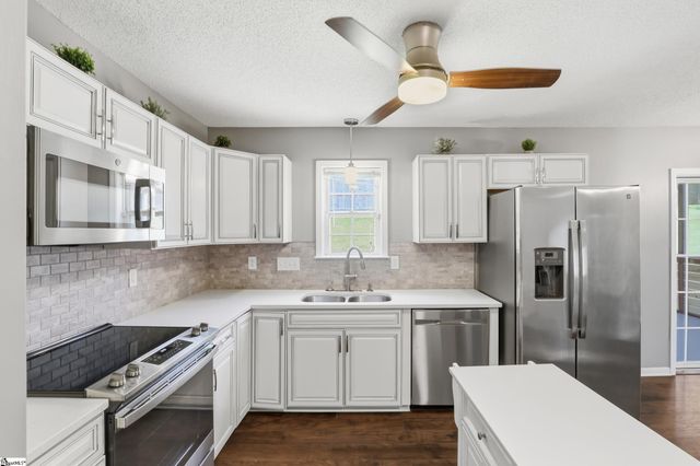 6 Grackle Court, Simpsonville, SC 29680