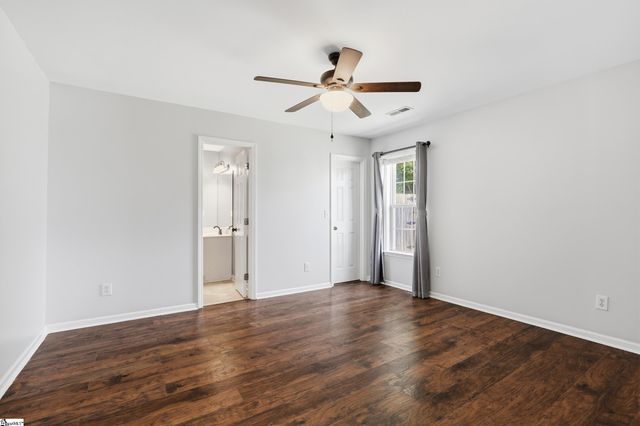 6 Grackle Court, Simpsonville, SC 29680