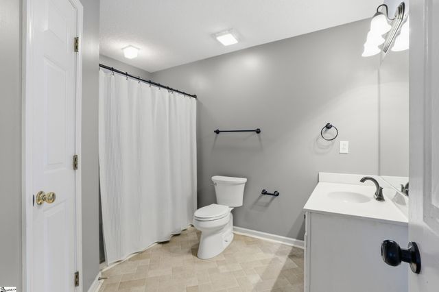 6 Grackle Court, Simpsonville, SC 29680