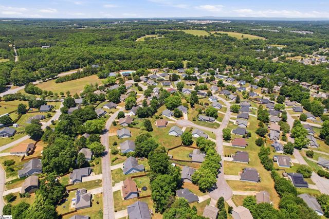 6 Grackle Court, Simpsonville, SC 29680
