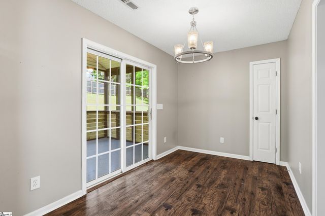 6 Grackle Court, Simpsonville, SC 29680