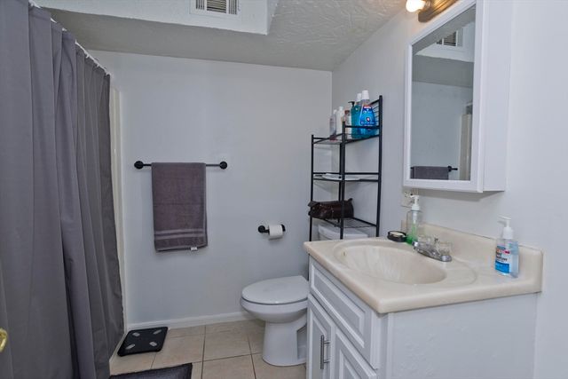 526 3rd St, Fall River, MA 02721