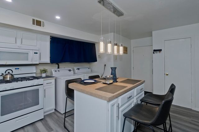 526 3rd St, Fall River, MA 02721