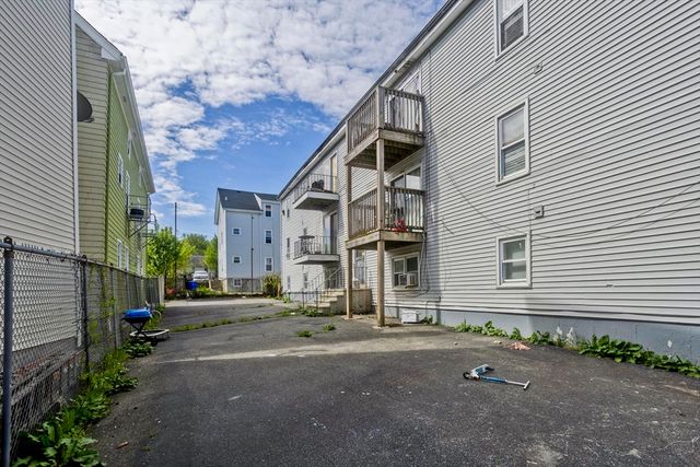 526 3rd St, Fall River, MA 02721