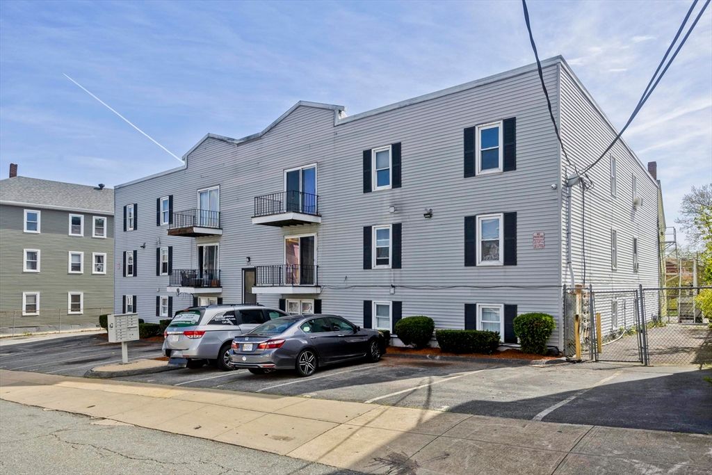 526 3rd St, Fall River, MA 02721