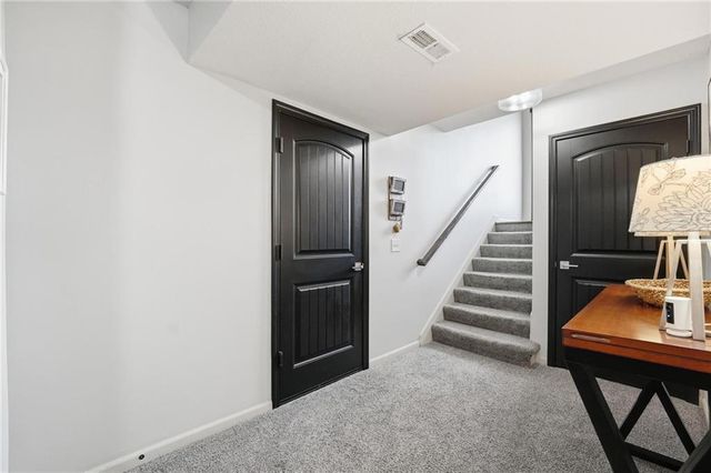 10802 N Oakland Avenue, Kansas City, MO 64157