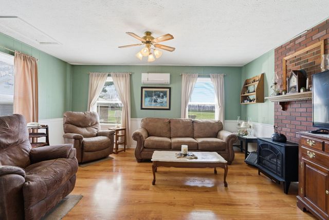 121 Meadow Lark Drive, Crab Orchard, KY 40419