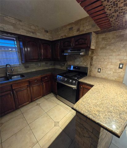 514 Maydelle Lane, Garland, TX 75042