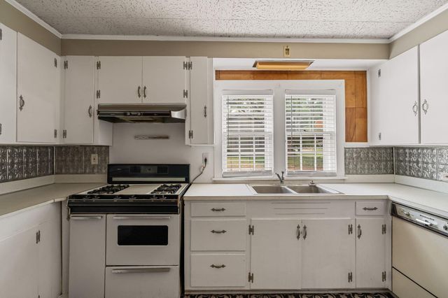 301 S 24th Ave., Hattiesburg, MS 39401