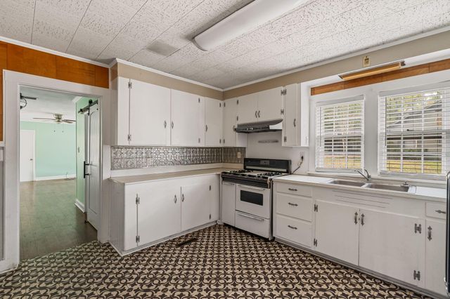 301 S 24th Ave., Hattiesburg, MS 39401