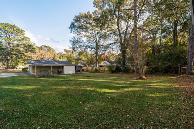 301 S 24th Ave., Hattiesburg, MS 39401