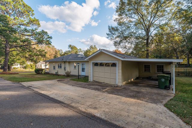 301 S 24th Ave., Hattiesburg, MS 39401