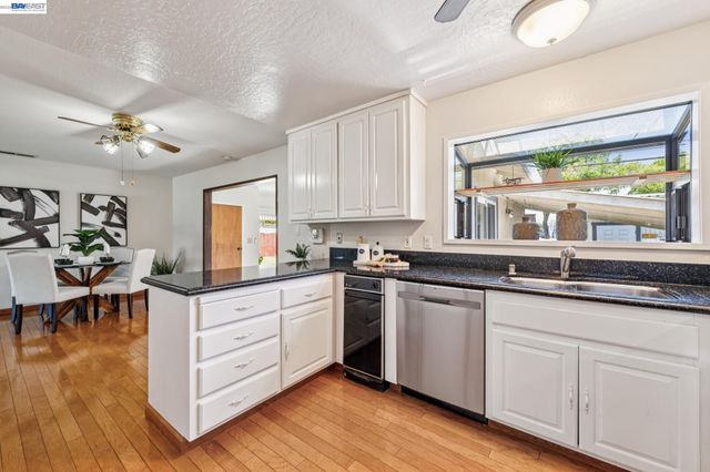 7289 Sheffield Ln, Dublin, CA 94568