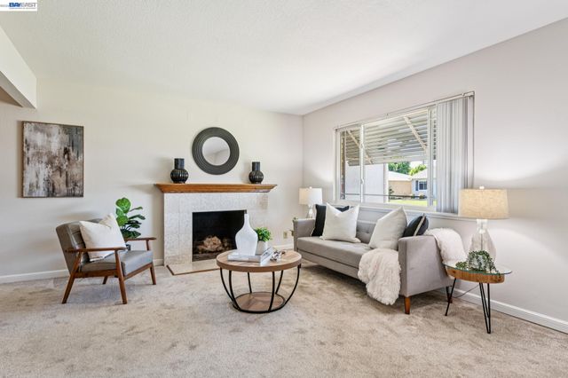 7289 Sheffield Ln, Dublin, CA 94568