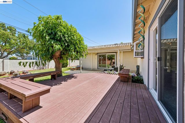 7289 Sheffield Ln, Dublin, CA 94568