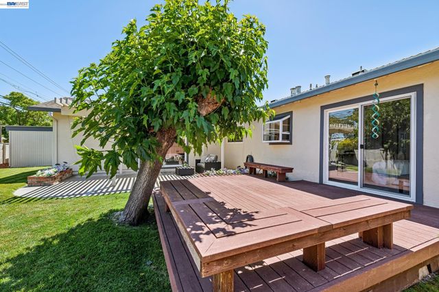 7289 Sheffield Ln, Dublin, CA 94568