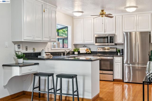 7289 Sheffield Ln, Dublin, CA 94568